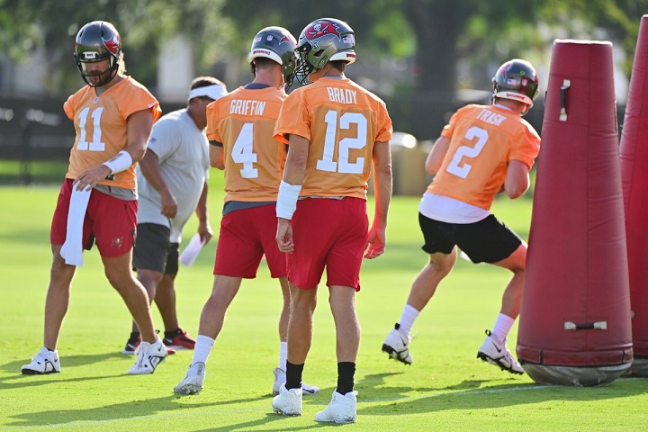 Los jugadores de los Tampa Bay Buccaneers usarán camisetas naranjas en la nueva temporada